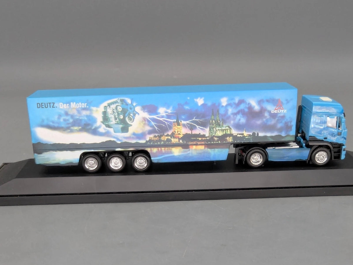 Lkw Modell 1:87 Herpa Iveco Eurotech Koffersattelzug Deutz Stute mit Vitrine