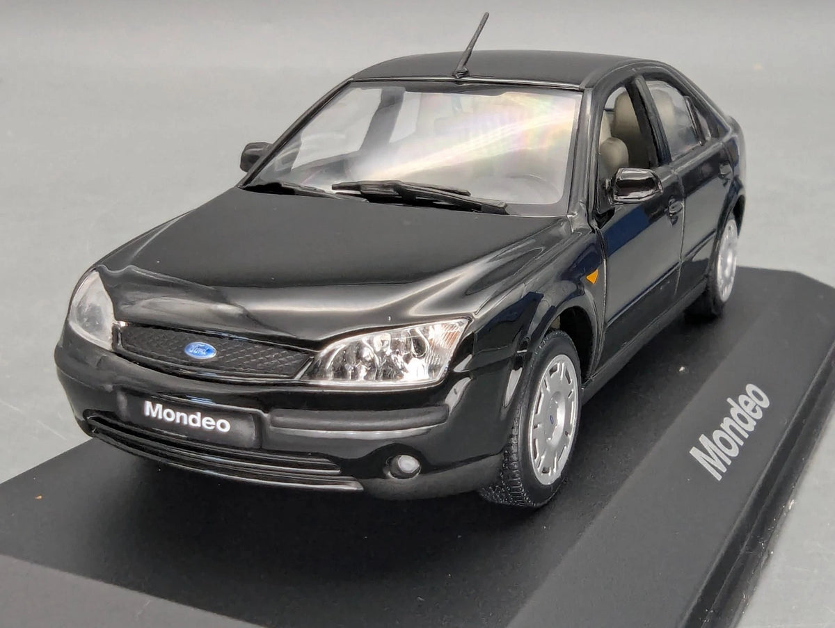 Modellautos 1:43 Minichamps Ford Mondeo Schwarz mit Dealer OVP