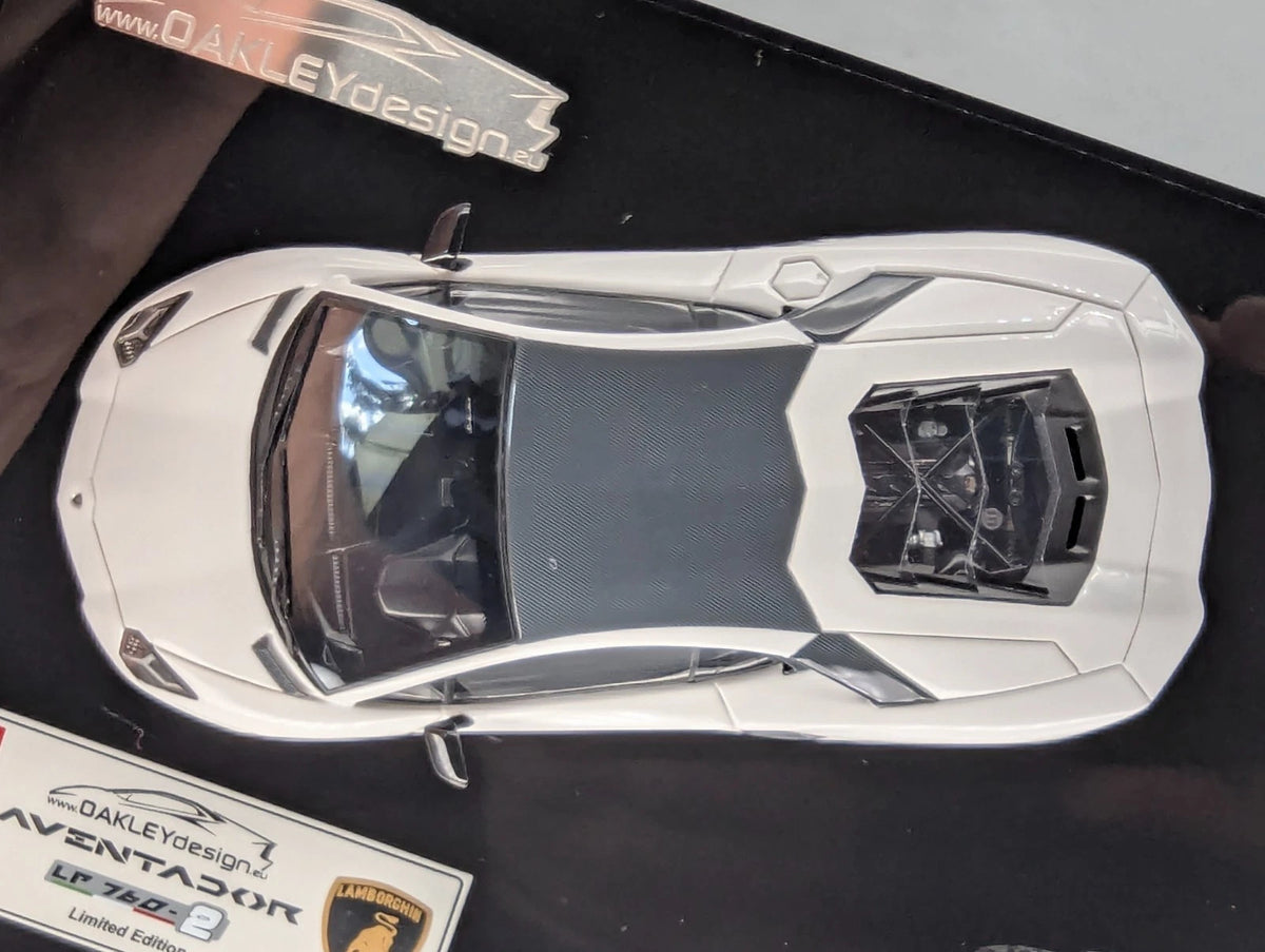 Eidolon Make Up 1:43 Lamborghini Aventador LP760-2 Engine Set Oakley Weiß OVP