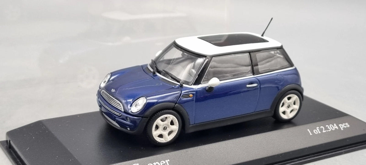 Modellautos 1:43 Minichamps Mini Cooper Indi Blue Ltd 1/2304 Vitrine