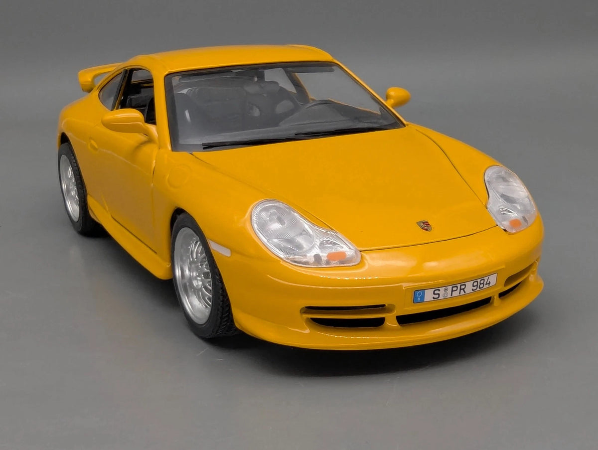 Modellautos 1:18 Bburago Gold Edition Porsche 911 GT3 Straße Gelb mit OVP