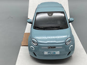 Modellautos 1:24 Bburago Fiat 500e blau 2023 mit OVP