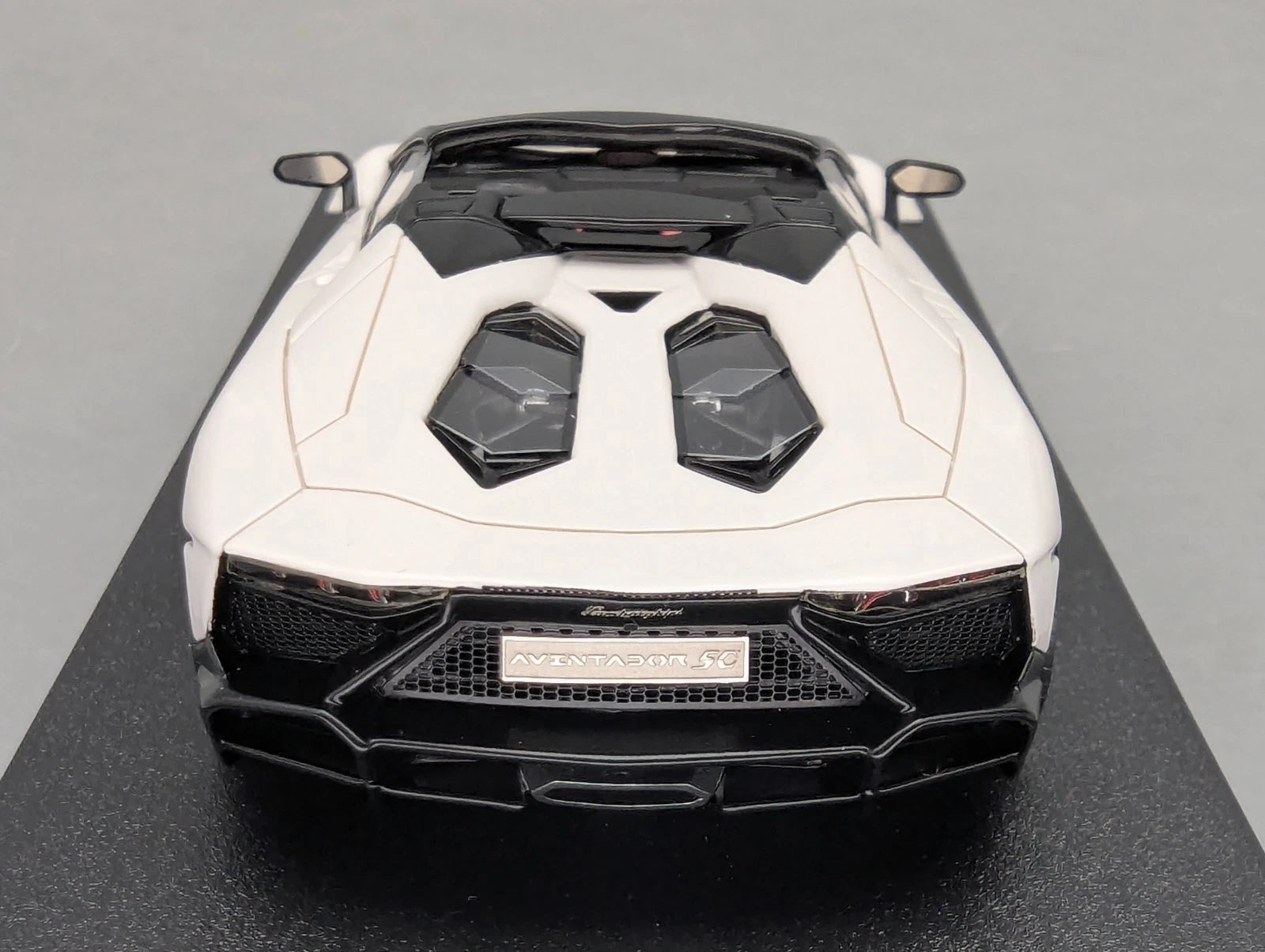 Eidolon Make Up 1:43 Lamborghini Aventador LP720-4 Roadster Weiß 2013 07/10 OVP