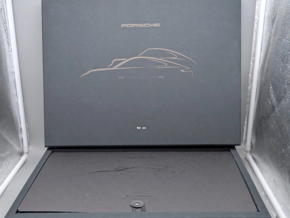 Modellautos 1:43 Spark Porsche Timeless Machine Set 901 & 992 WAP0929190K OVP