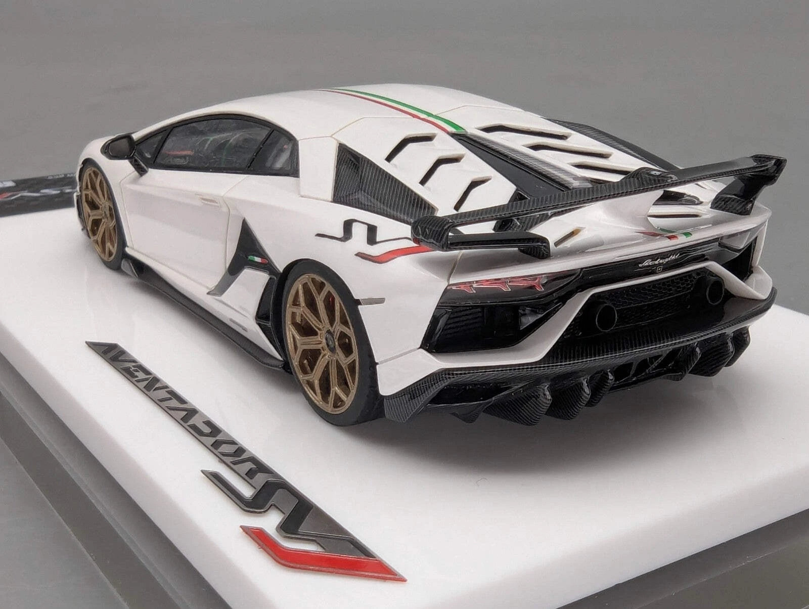 Eidolon Make Up 1:43 Lamborghini Aventador SVJ 2018 Limited 105/120 Weiß OVP