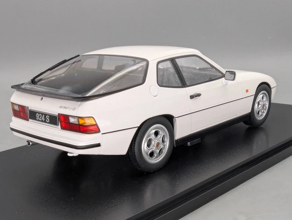 Modellautos 1:18 KK-Scale Porsche 924 S 1986 Weiß mit OVP