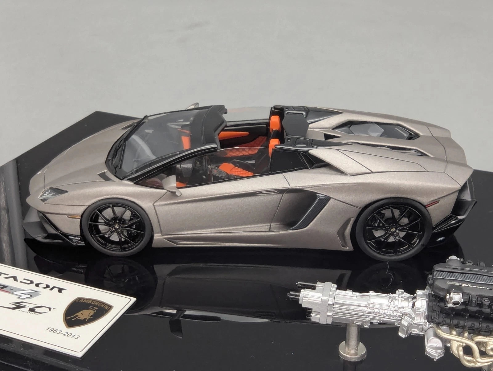 Eidolon Make Up 1:43 Lamborghini Aventador LP720-4 Roadster 2013 Engine Set OVP