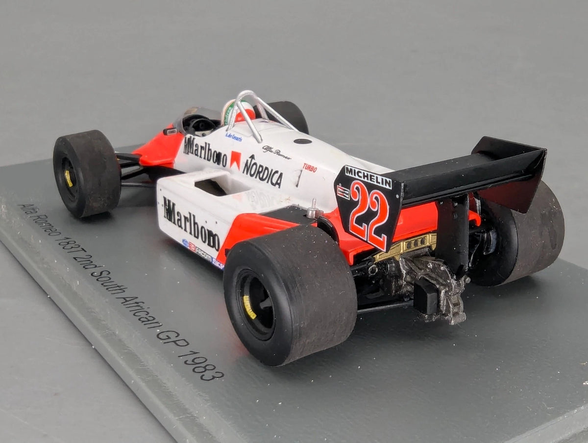 Modellautos 1:43 Spark S8806 Alfa Romeo 183T 2nd SA GP 1983 #22 de Cesaris OVP