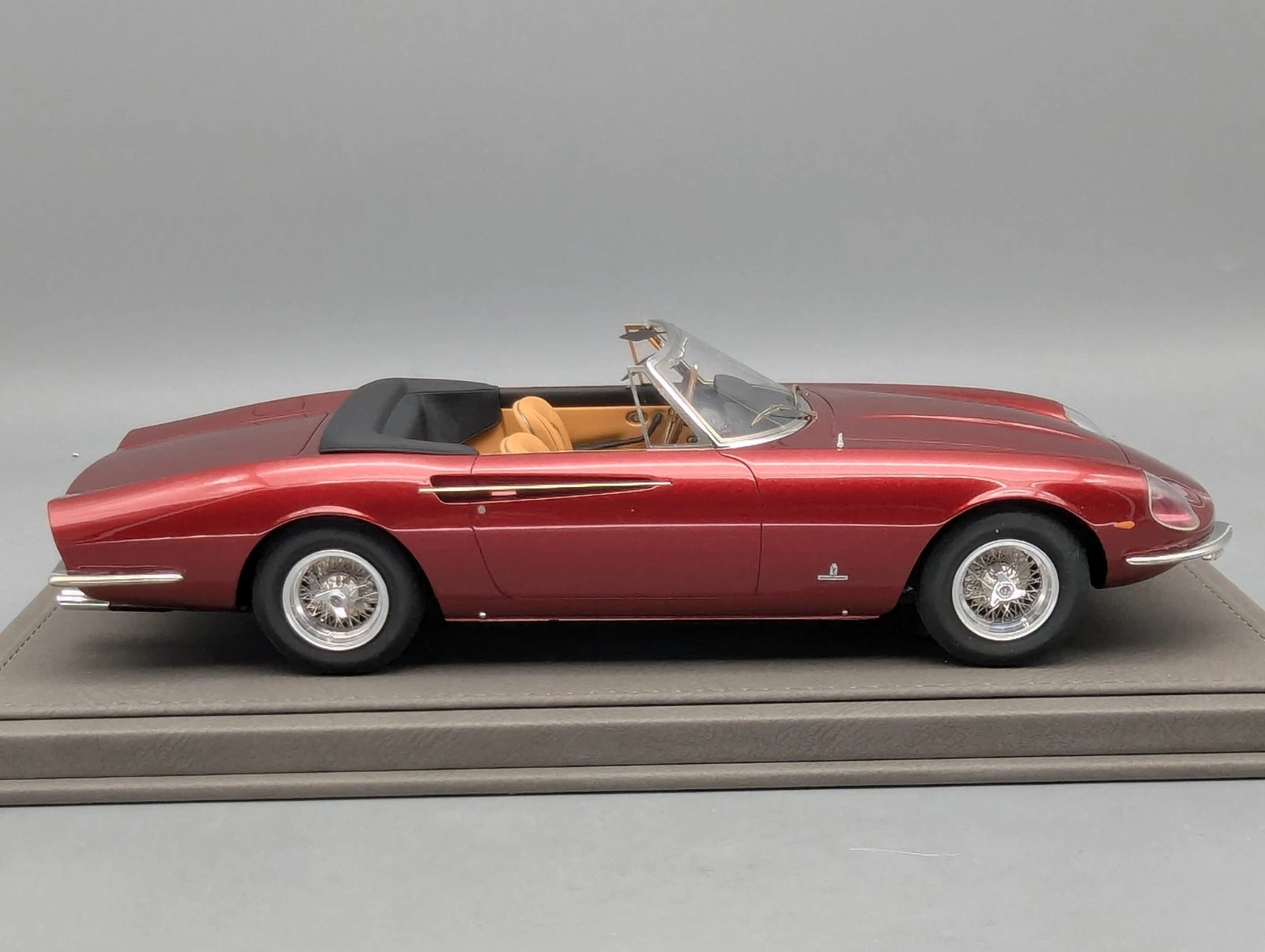 Modellautos 1:18 BBR Ferrari 365 California 2007 Charles Bronson Ltd 01/54 OVP