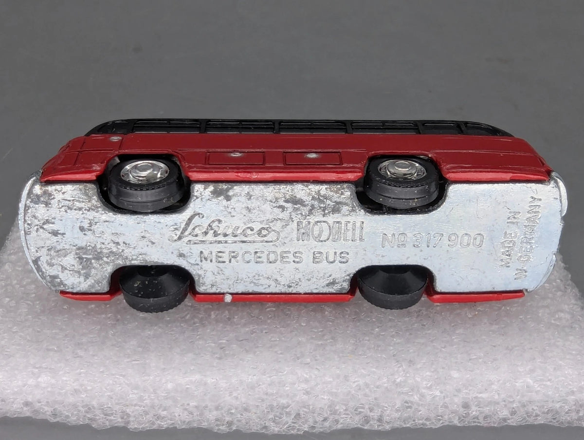 Modellautos 1:66 Schuco Modell 900 Mercedes Bus O 321 H Original Schuco Vitrine