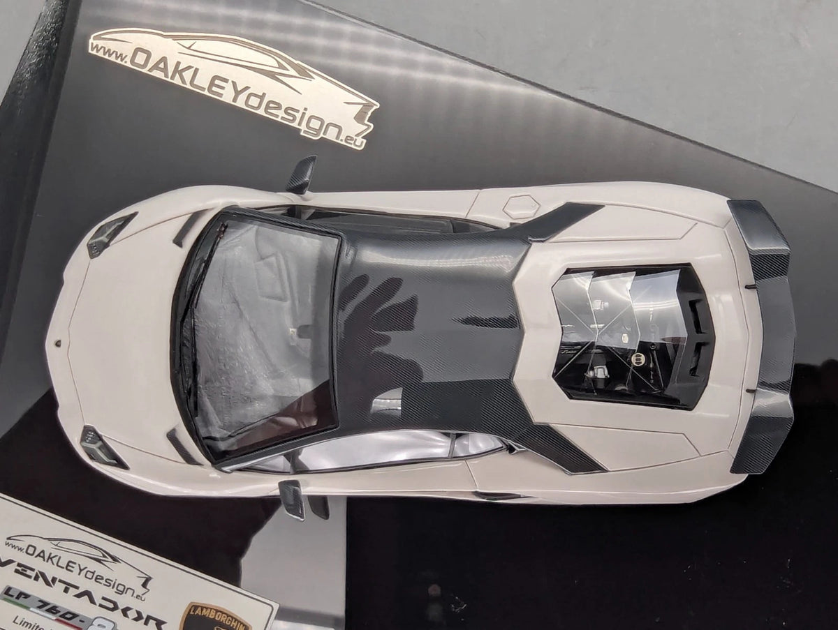Eidolon Make Up 1:43 Lamborghini Aventador LP760-2 Engine Set Oakley Weiß OVP