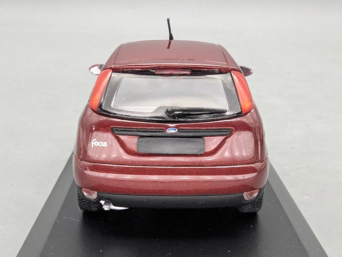 Modellautos 1:43 Minichamps Ford Focus Rot Metallic mit Dealer OVP