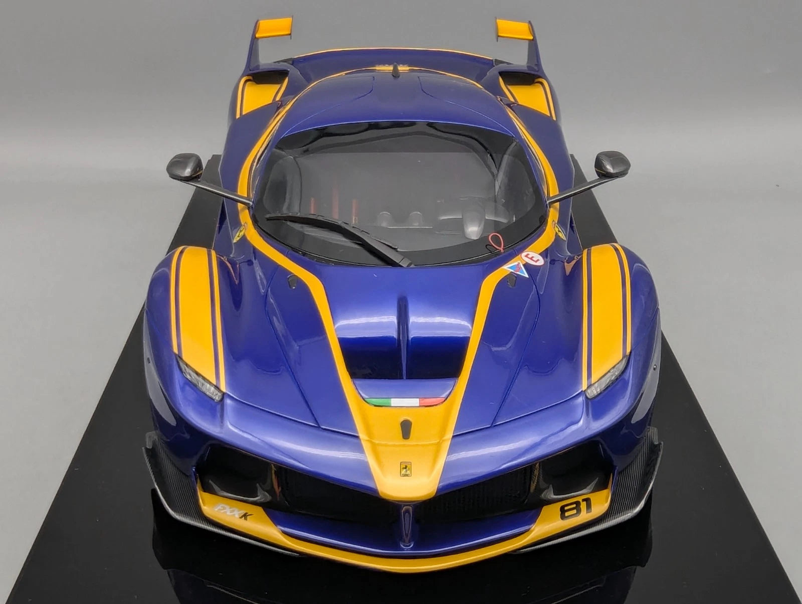 Modellautos 1:12 BBR Ferrari FXX-K Car #81 Blau Gelb Ltd 15/20 in Vitrine OVP
