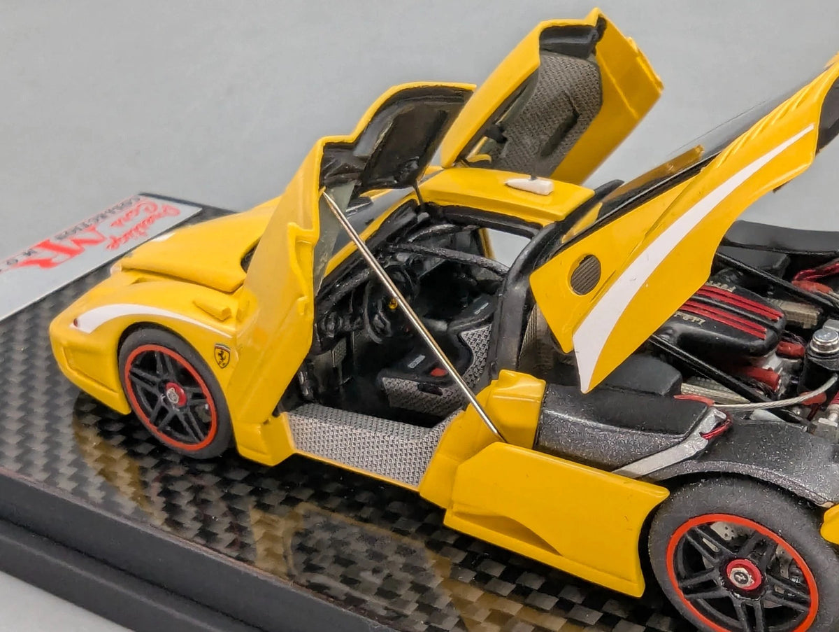 Modellautos 1:43 MR Ferrari FXX mit Open Door Funktion 65/100 OVP