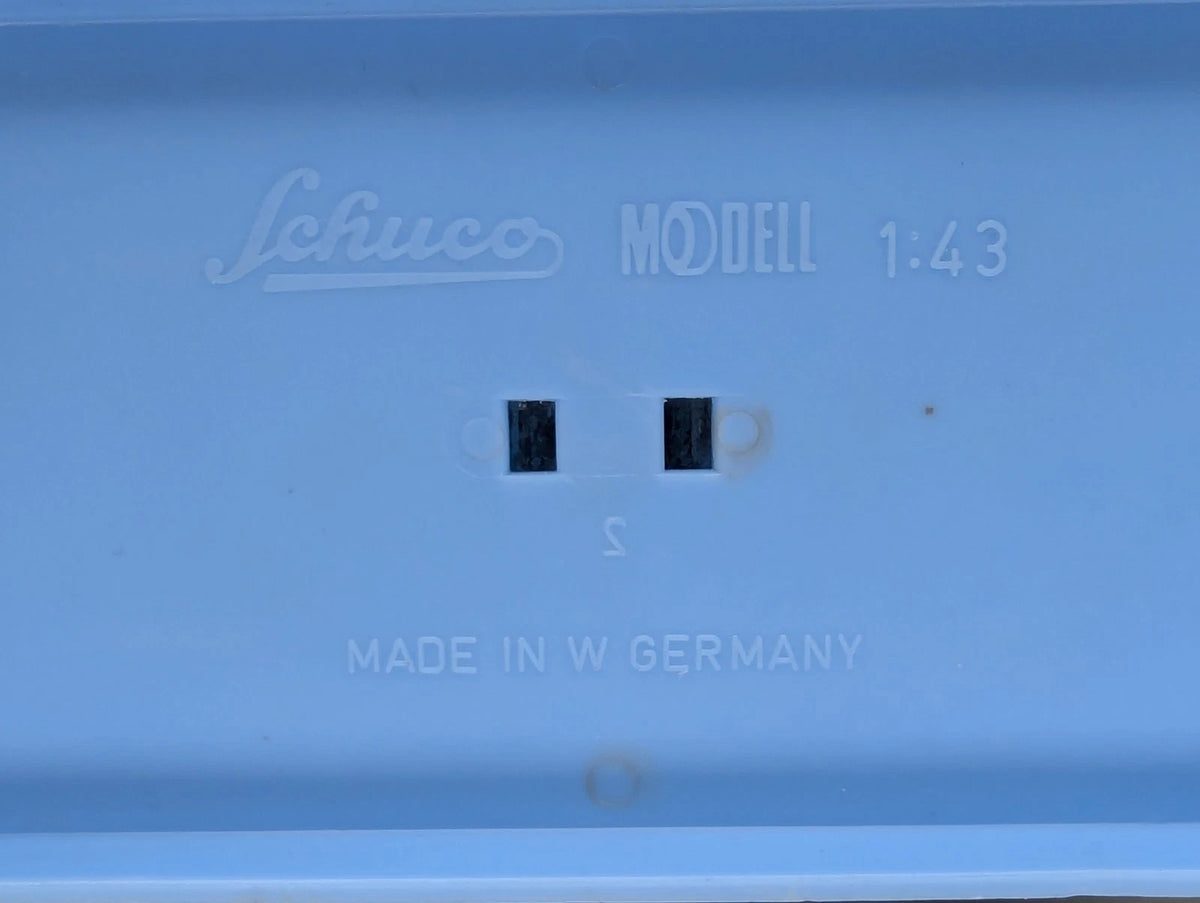 Modellautos 1:43 Schuco 301623 Volkswagen VW Polo in Original Schuco Vitrine