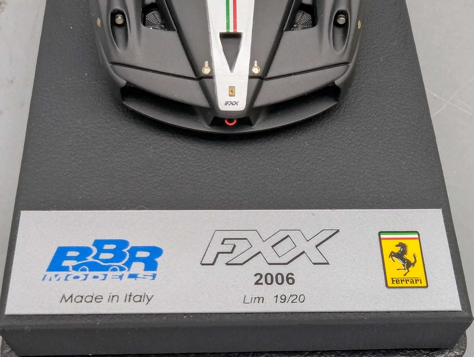 Modellautos 1:43 BBR Ferrari FXX  2006 Black Matt Ltd 19/20 mit Vitrine und OVP