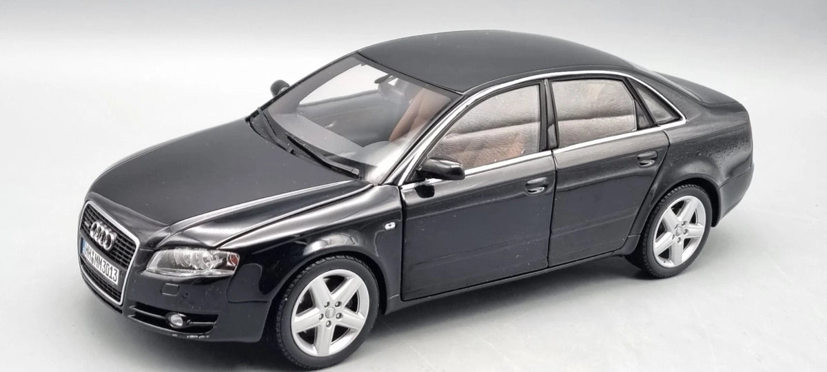 Modellautos 1:18 Minichamps Audi Collection Audi A4 schwarz OVP