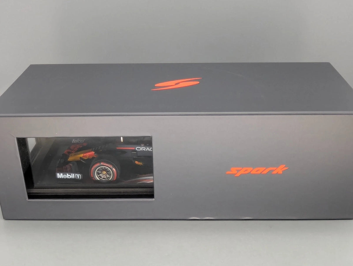 Modellautos 1:18 Spark Honda Red Bull RB16B WINNER Abu D 2021 #33 Verstappen OVP