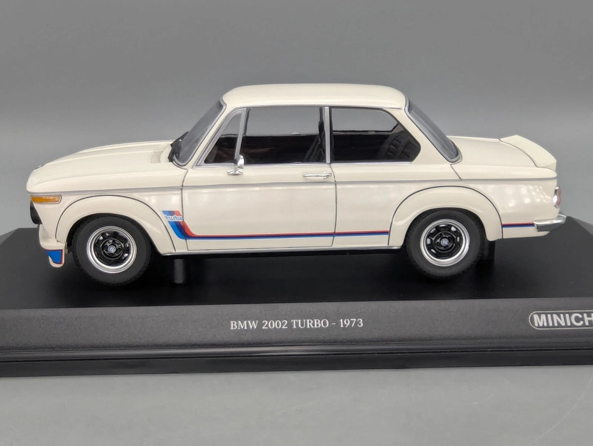 Modellautos 1:18 Minichamps BMW 2002 Turbo 1973 Weiß mit OVP