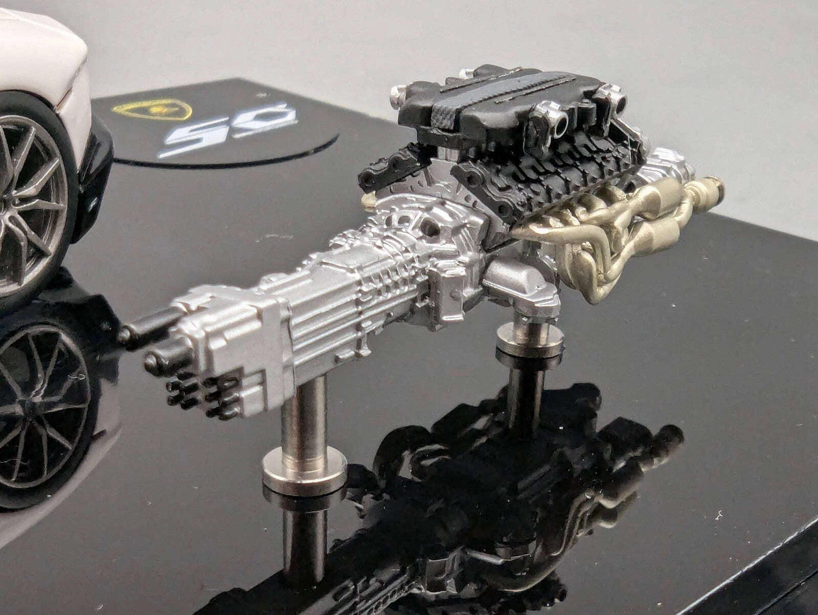Eidolon Make Up 1:43 Lamborghini Aventador LP720-4 Roadster Engine Set OVP