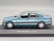 Modellautos 1:43 Minichamps Mercedes Benz C220 Hellblau Metallic mit Dealer OVP