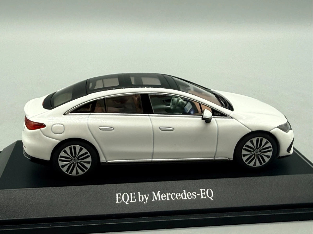 Modellautos 1:43 Herpa Mercedes-Benz EQE mit OVP