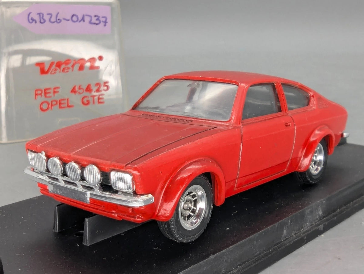 Modellautos 1:43 Verem Opel Kadett Coupe GTE  mit Original Verem Vitrine