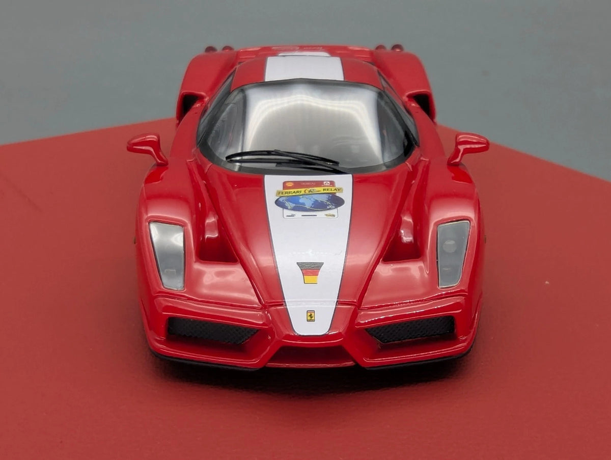 Modellautos 1:43 BBR Ferrari Enzo Paris 2013 Ltd 03/03 mit Vitrine und OVP