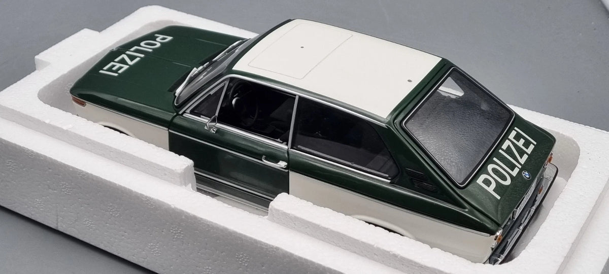 Modellautos 1:18 Minichamps 100 021090 BMW 1802 touring Polizei München OVP