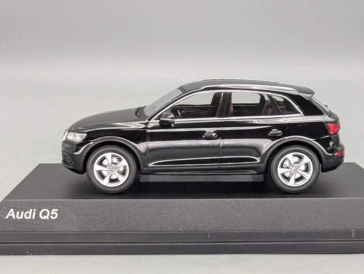 Modellautos 1:43 iScale Audi Q5 Mythosschwarz Schwarz Myth Black mit Dealer OVP