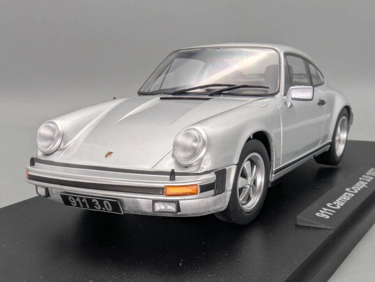 Modellautos 1:18 KK-Scale Porsche 911 Carrera Coupe 3.0 1977 Silber mit OVP