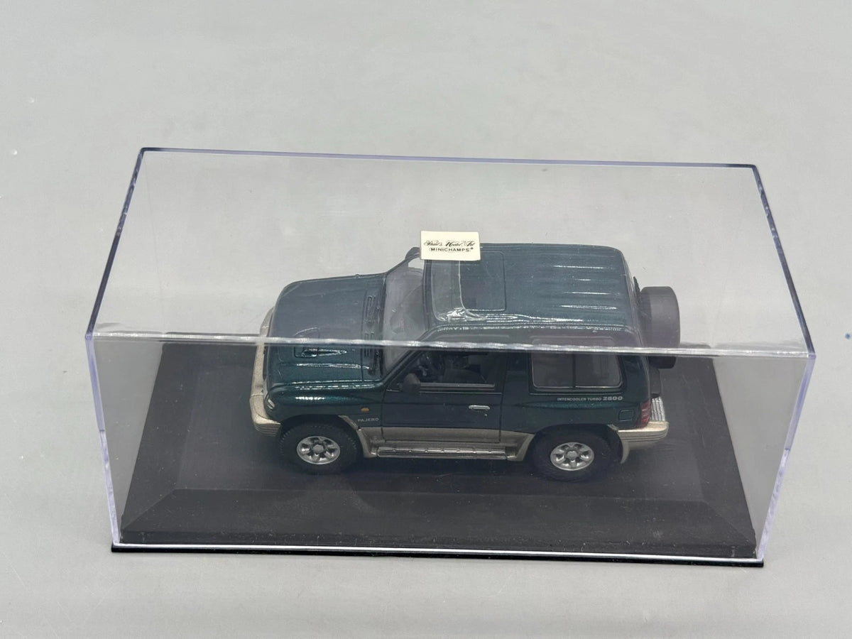 Modellautos 1:43 Minichamps Mitsubishi Pajero mit OVP