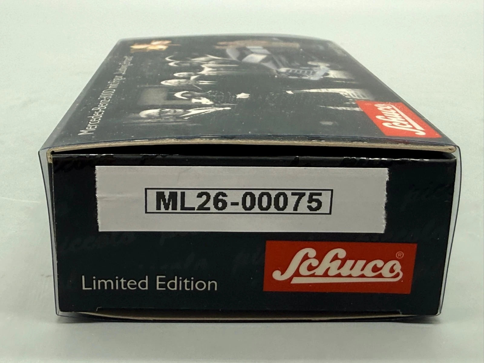 Modellautos 1:90 Schuco Piccolo-2er Set Mercedes-Benz 300D mit Figur in OVP