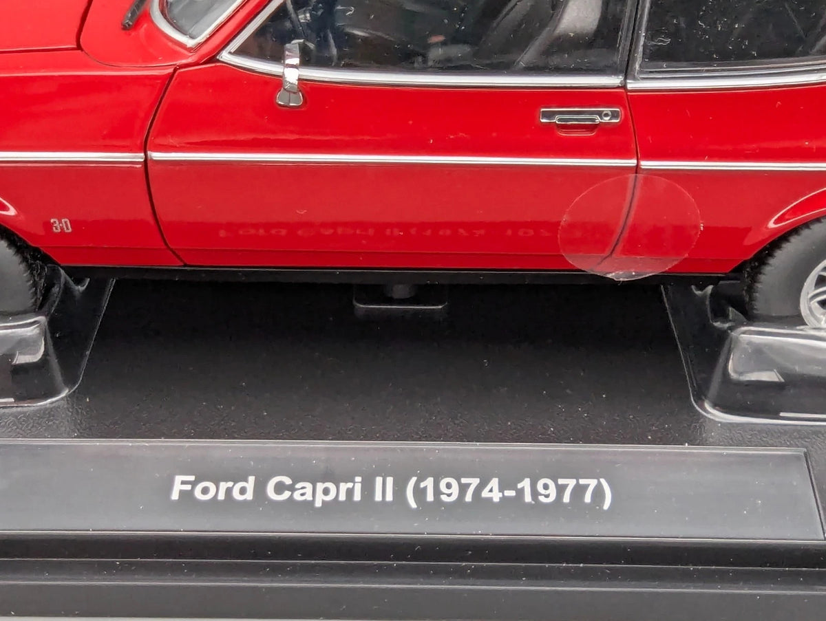 Modellautos 1:18 Touring Modelcars Ford Capri II 1974 mit OVP