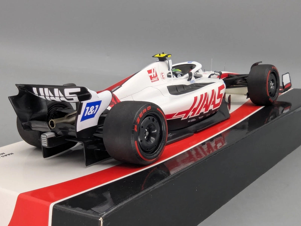 Modellautos 1:18 Minichamps Haas F1 Team VF-22 Bahrain 2022 Mick Schumacher OVP