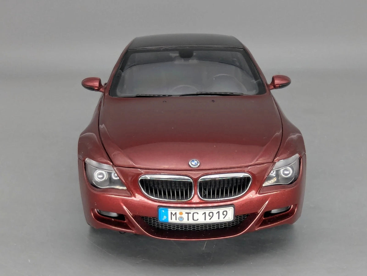 Modellautos 1:18 Kyosho BMW M6 mit Dealer OVP