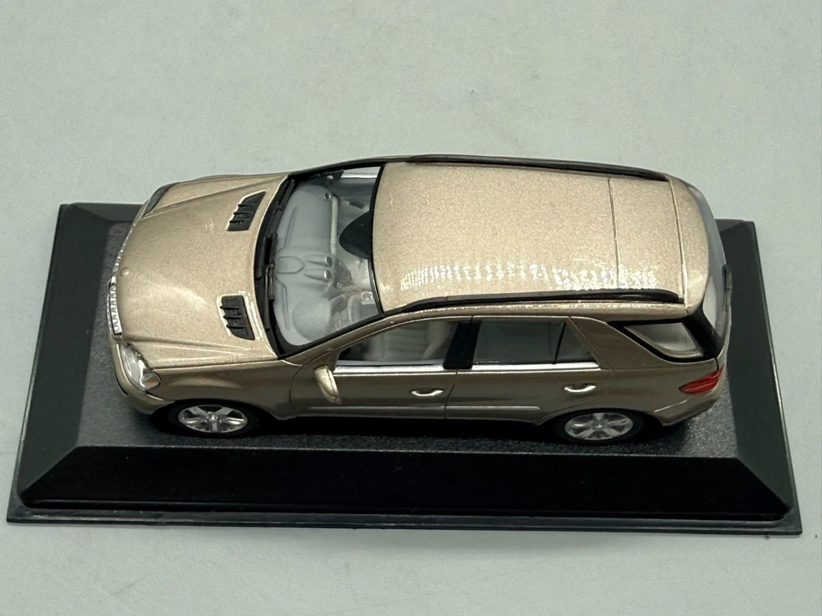 Modellautos 1:43 Minichamps  Mercedes-Benz M-Klasse mit OVP