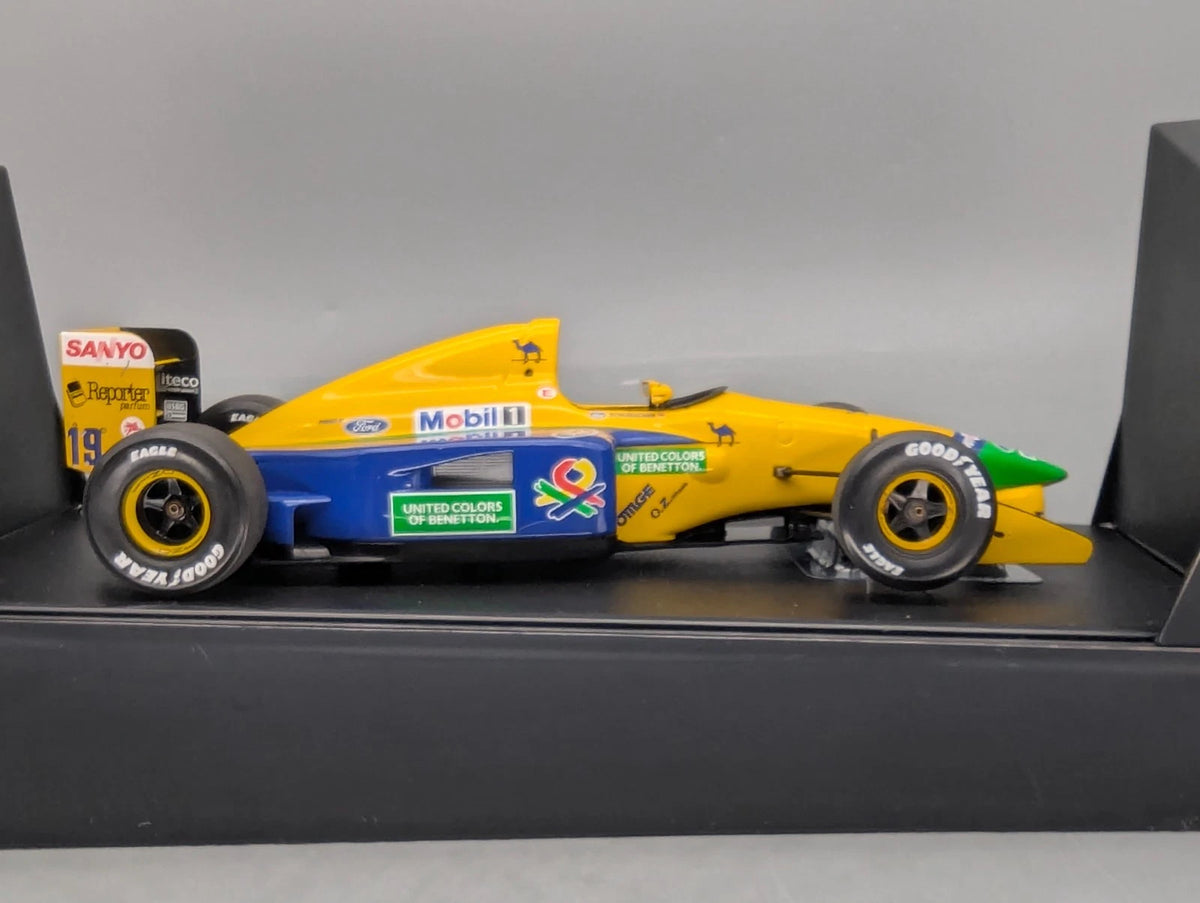 Modellautos 1:18 Minichamps Benetton Ford B191B Early 1992 #19 M. Schumacher OVP