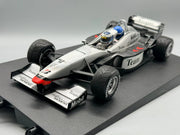 Modellautos 1:18 Minichamps McLaren Mercedes MP-498T Lapland 2000 + OVP