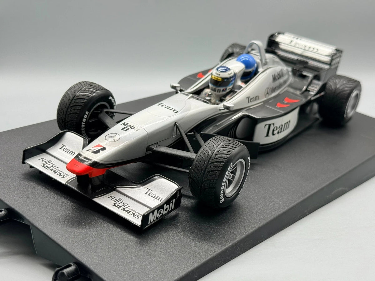 Modellautos 1:18 Minichamps McLaren Mercedes MP-498T Lapland 2000 + OVP
