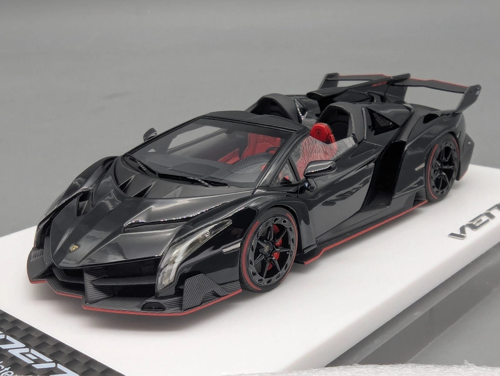 Eidolon Make Up 1:43 Lamborghini Veneno Roadster 2015 Black Red Ltd 54/80 OVP