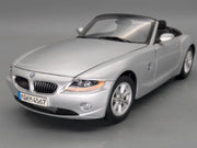 Modellautos 1:18 Kyosho BMW Z4 Cabriolet Silber