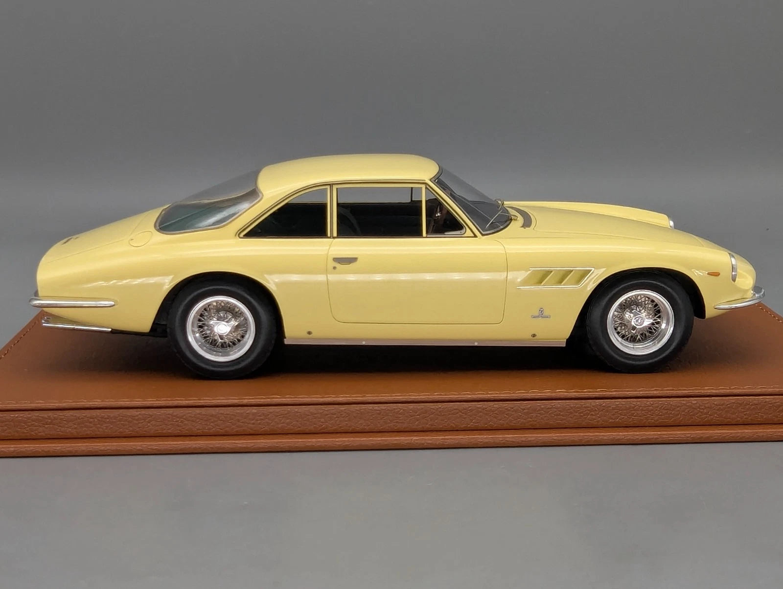 Modellautos 1:18 BBR Ferrari 500 Superfast Serie 2 im Lederkoffer Ltd 01/02 OVP