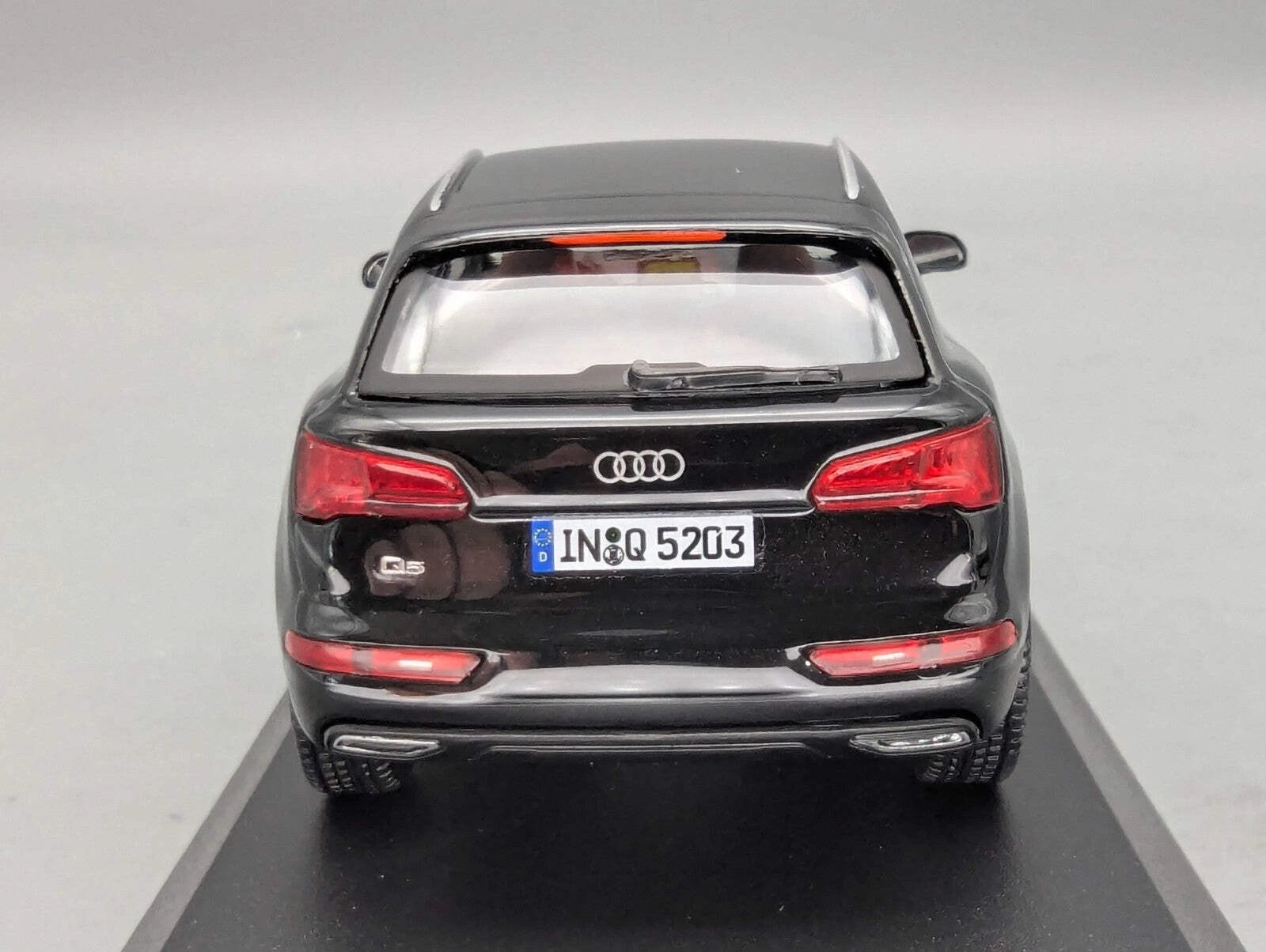 Modellautos 1:43 iScale Audi Q5 Mythosschwarz Schwarz Myth Black mit Dealer OVP