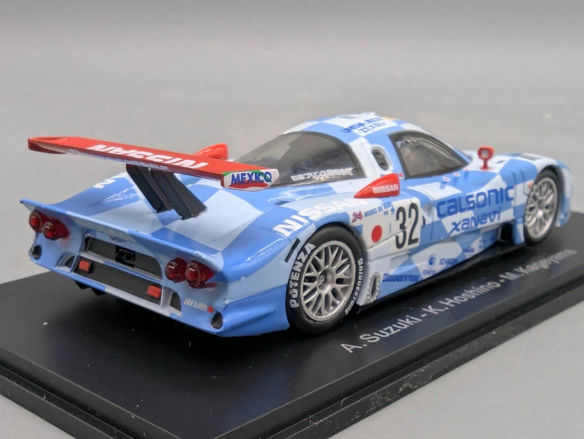 Modellautos 1:43 Spark Nissan R 390 GT1 3rd 24h Le Mans 1998 #32 Vitrine