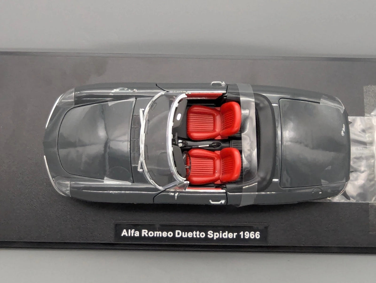 Modellautos 1:18 Touring Modelcars Alfa Romeo Duetto Spider 1966 Grau mit OVP