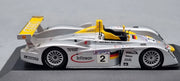 Modellautos 1:43 Minichamps Audi R8 24h Le Mans 2001 #2 1/2400 Vitrine