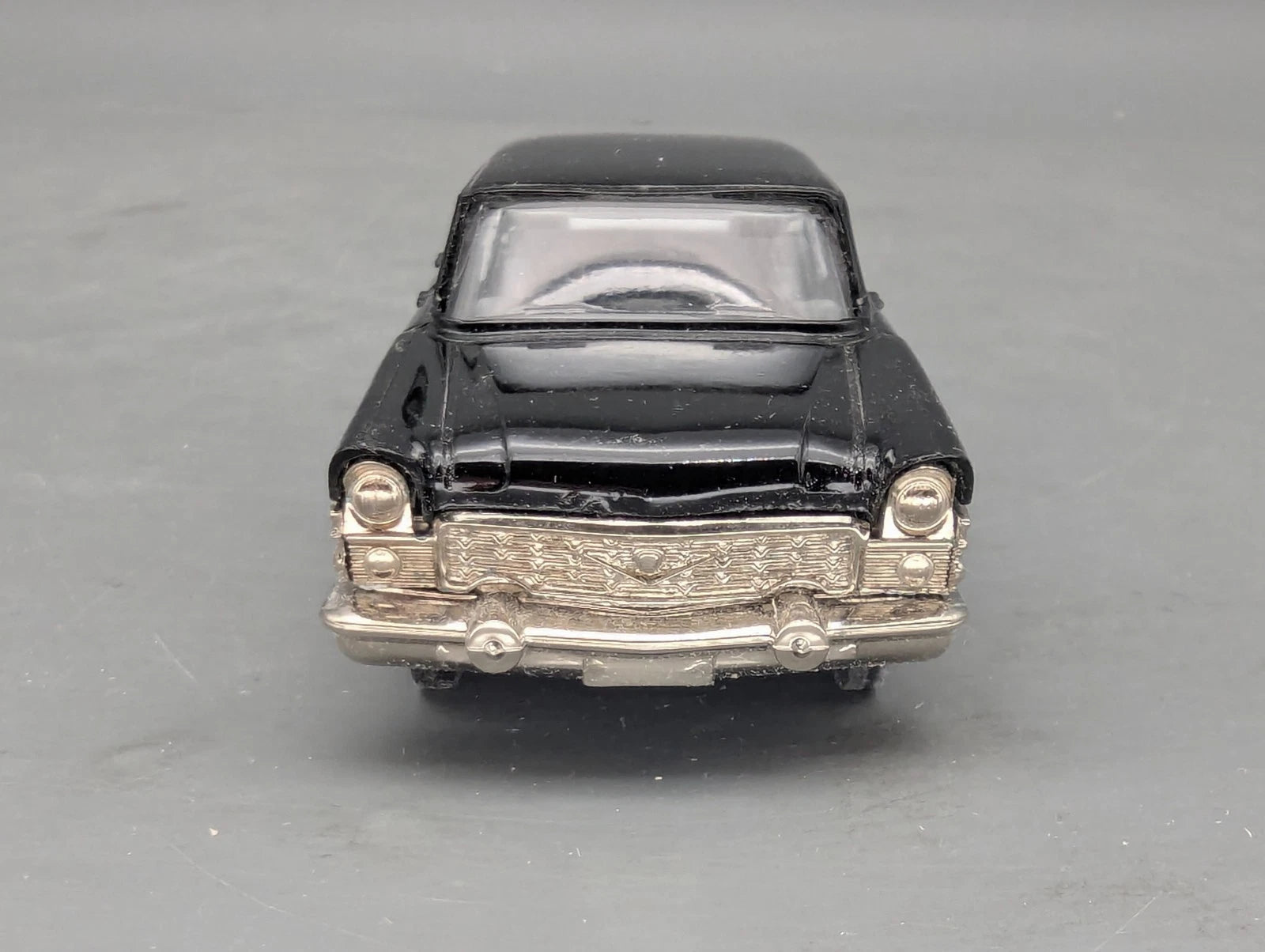 Modellautos 1:43 Agat / Tantal / Radon / Saratov A15 GAZ-13 Chaika Möwe mit OVP