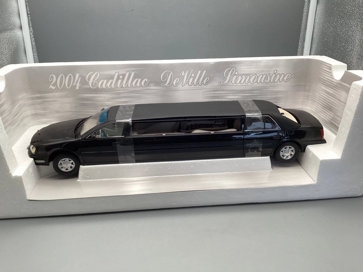 Modellautos 1:18 Sun Star Cadillac De Ville Limousine 2004 Black mit OVP