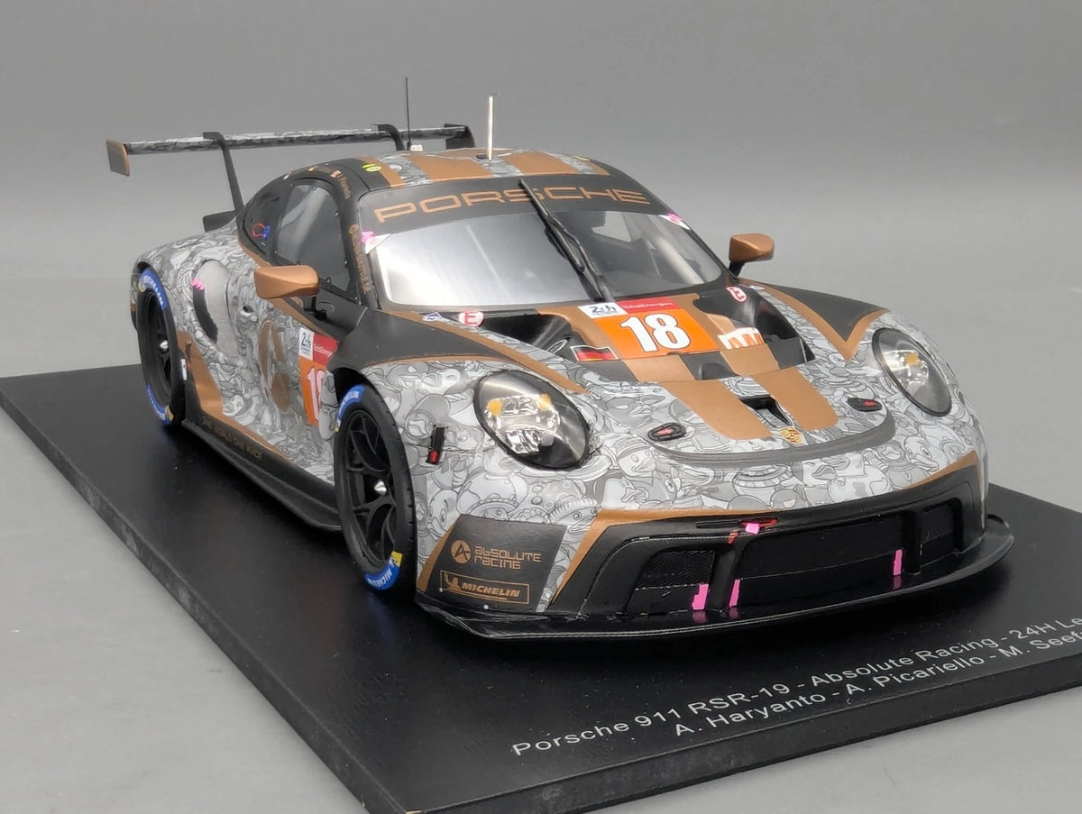 Modellautos 1:18 Spark 18S701 Porsche 911 RSR-19 24h Le Mans 2021 #18 OVP